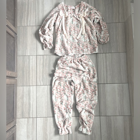 ❤️4 for $25❤️Floral Pajama Set with Bows - Picture 1 of 3